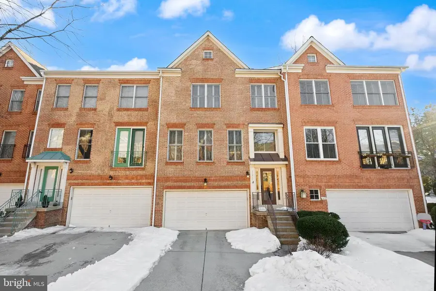 11477 Waterhaven Ct, Reston, VA 20190 - #2