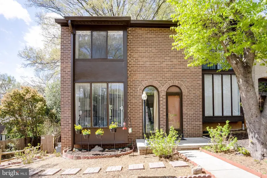 4938 Sauquoit Ln, Annandale, VA 22003 - #2