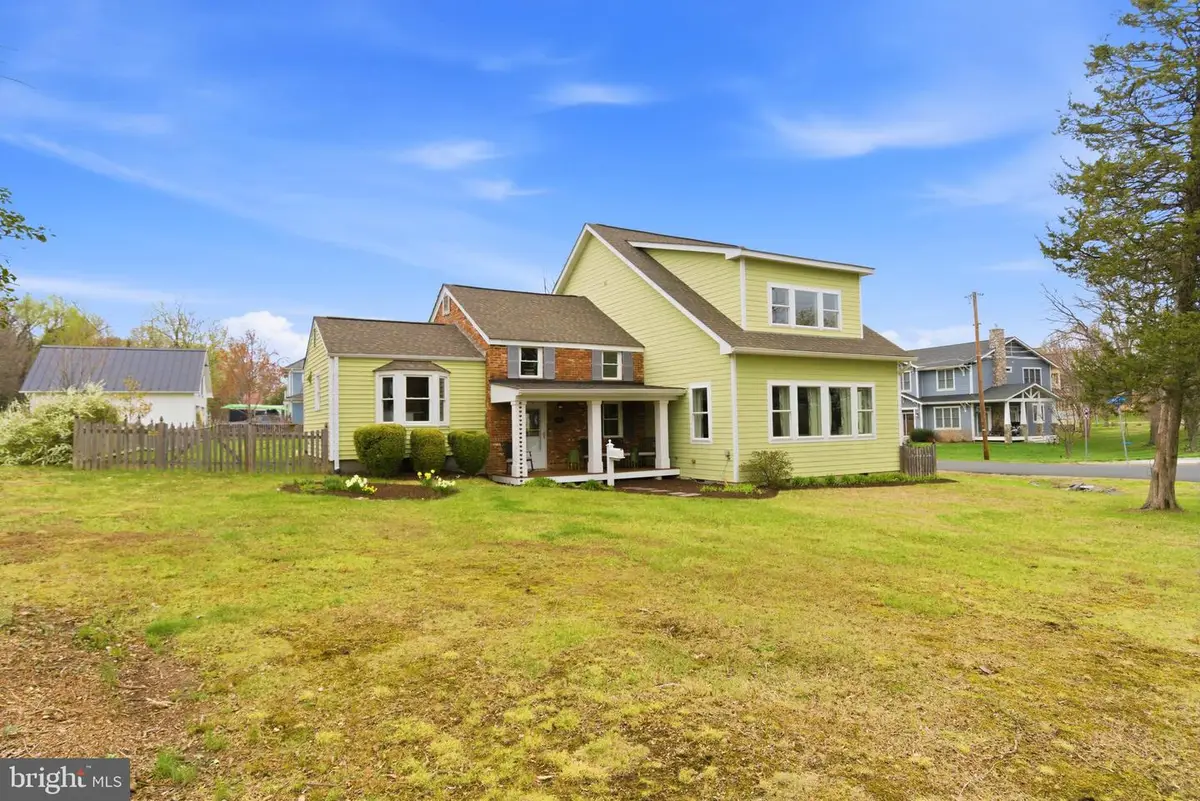 720 Park Ave, Herndon, VA 20170 - #1