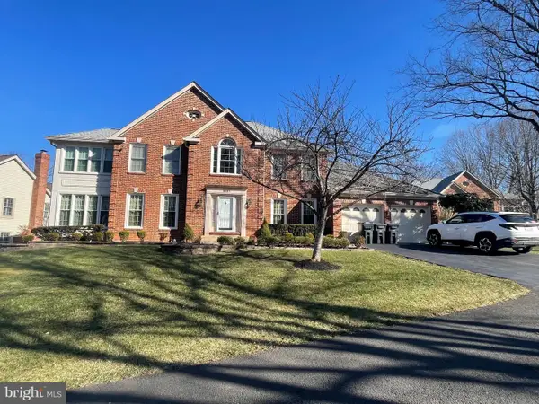 6185 Snowhill Ct, CENTREVILLE, VA 20120