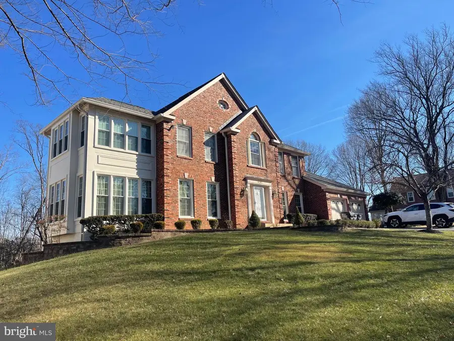 6185 Snowhill Ct, Centreville, VA 20120 - #3