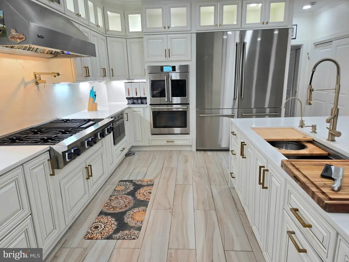 4702 Leighfield Valley Dr, Chantilly, VA 20151 - Image #1