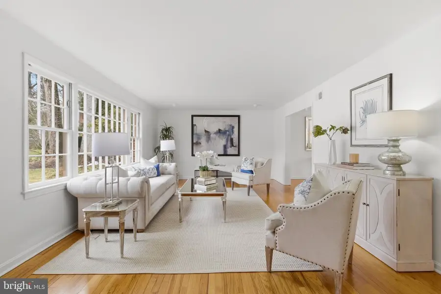 3301 Goldsboro Ct, Falls Church, VA 22042 - #2