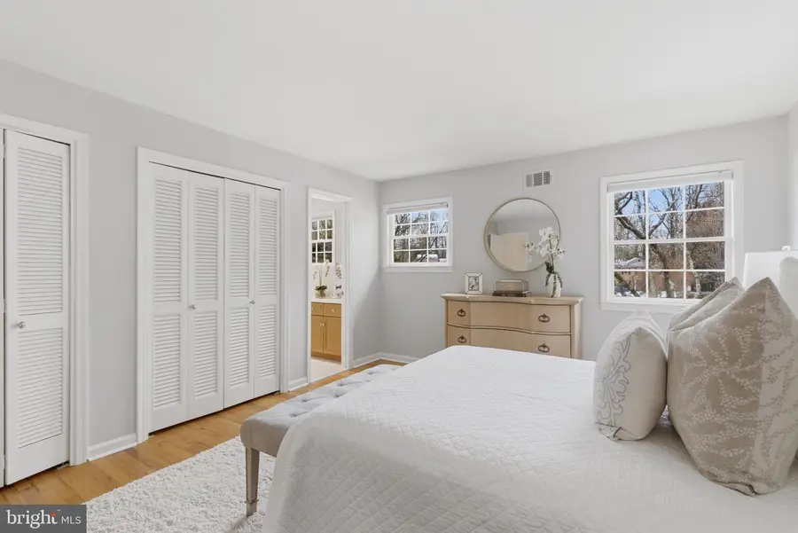 3301 Goldsboro Ct, Falls Church, VA 22042 - #3