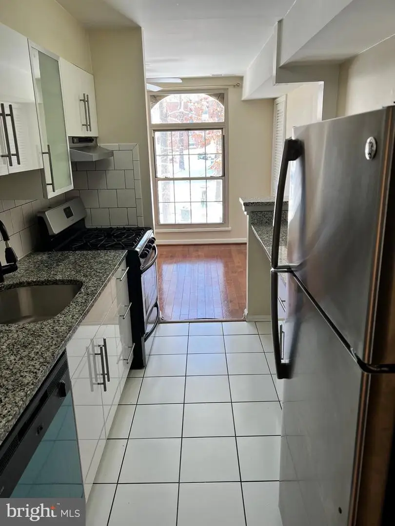 3334 Woodburn Village Dr #31, Annandale, VA 22003 - Image #2