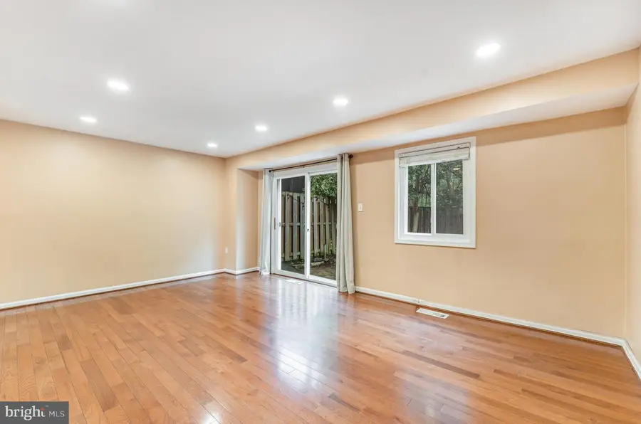 7432 Larne Ln, Lorton, VA 22079 - Image #3