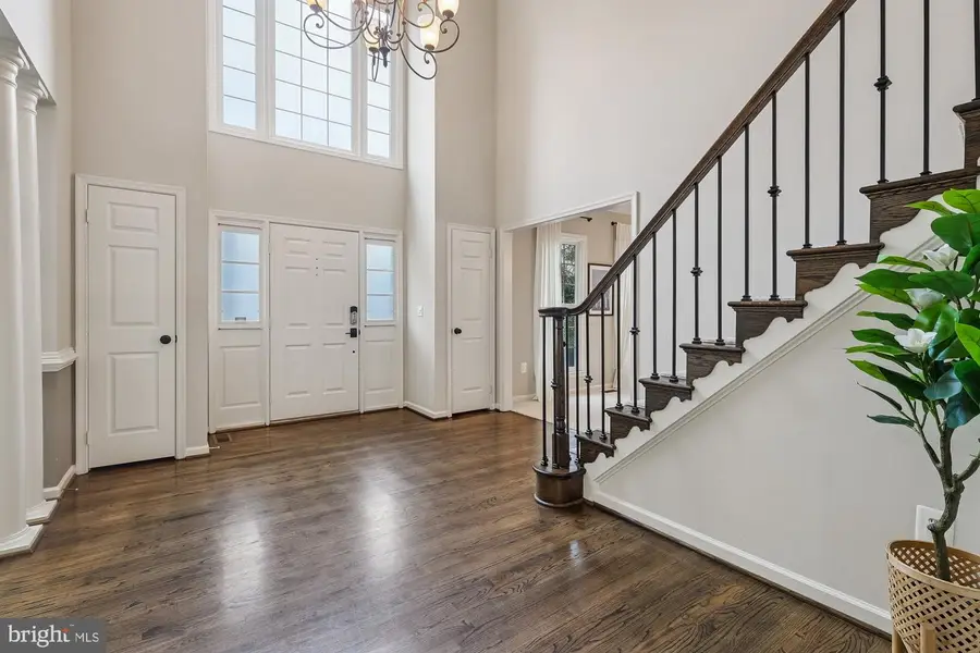 8514 Oak Chase Cir, Fairfax Station, VA 22039 - #3