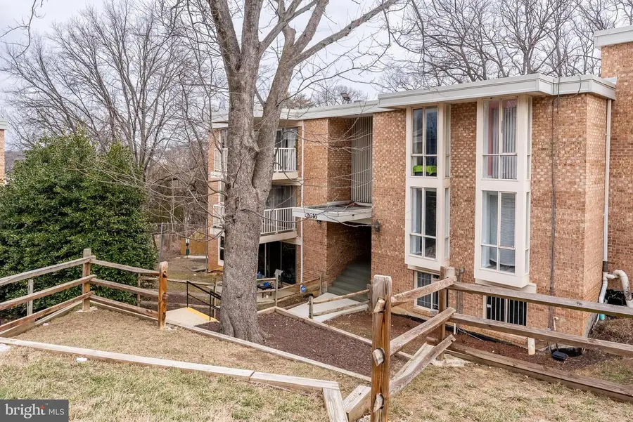 2616 Fort Farnsworth Rd #242, Alexandria, VA 22303 - Image #3