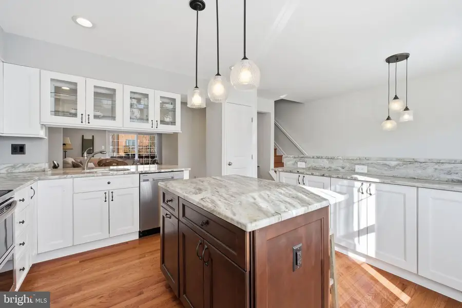 5206 Leeward Ln, Alexandria, VA 22315 - Image #2