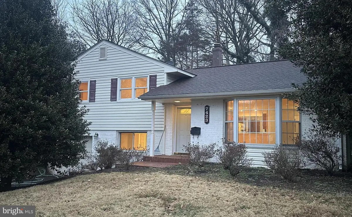 7423 Exmore St, Springfield, VA 22150 - #1