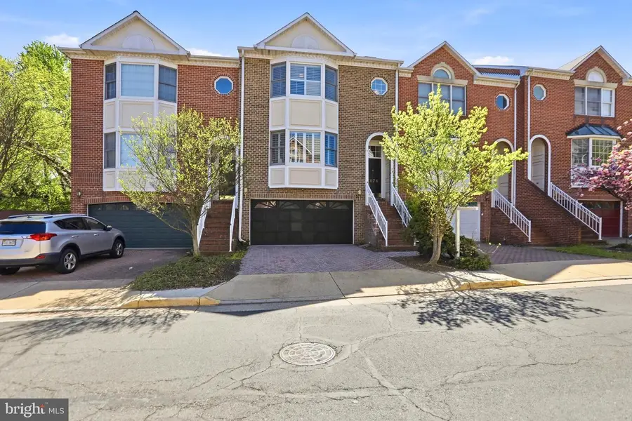 8176 Madrillon Ct, Vienna, VA 22182 - #2