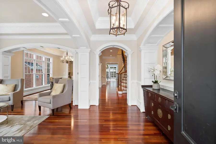 6817 Stockwell Manor Dr, Falls Church, VA 22043 - Image #2