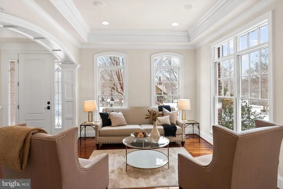 6817 Stockwell Manor Dr, Falls Church, VA 22043 - Image #3