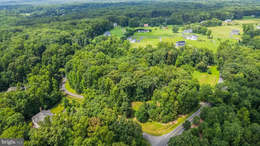 11322 Long Manor Dr, Fairfax Station, VA 22039 - Image #2