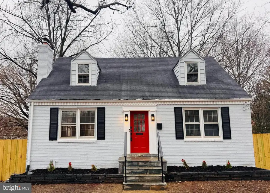 3010 Rogers Dr, Falls Church, VA 22042 - #2