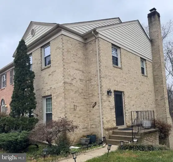 9984 Whitewater Dr, BURKE, VA 22015