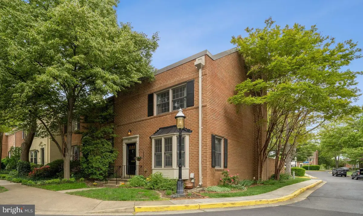 5931 Queenston St, Springfield, VA 22152 - #1