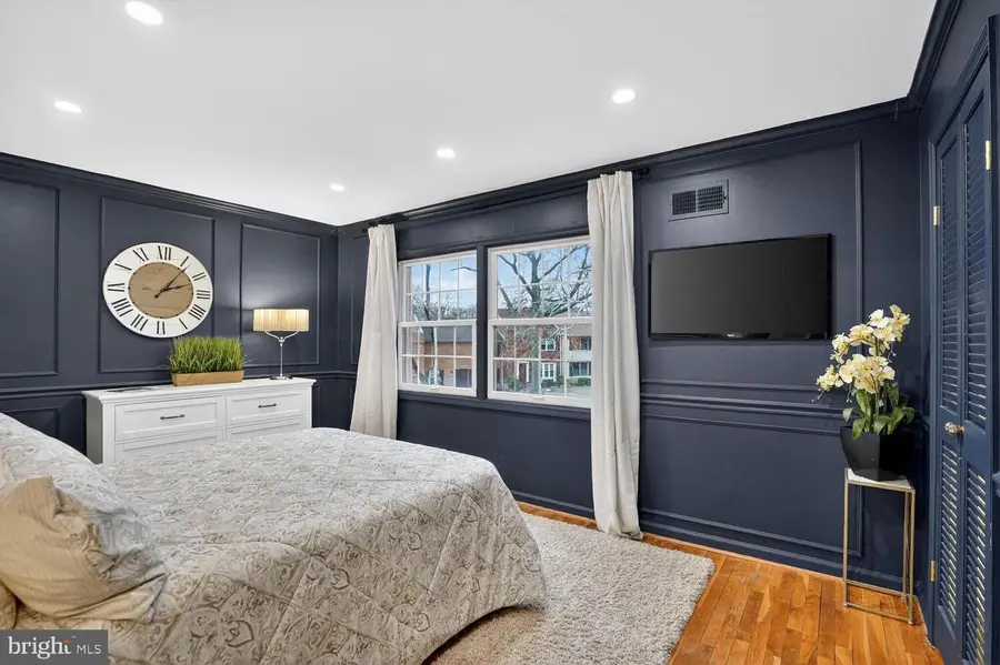 5931 Queenston St, Springfield, VA 22152 - #3