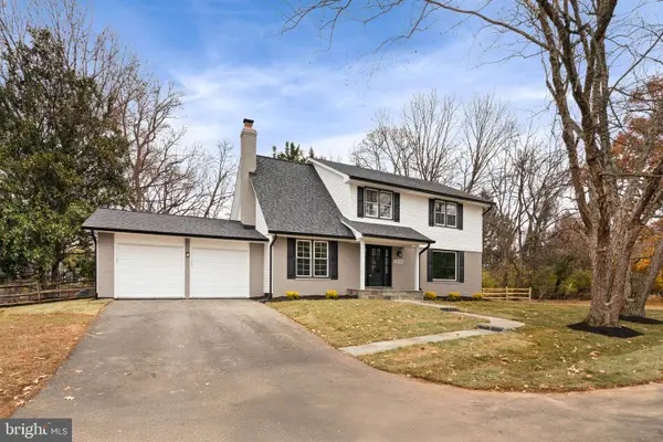 2678 Oakton Glen Dr, VIENNA, VA 22181