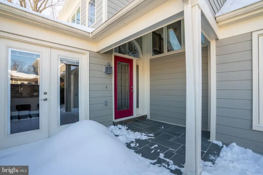 2924 Elmesmeade Ct, Oakton, VA 22124 - Image #2