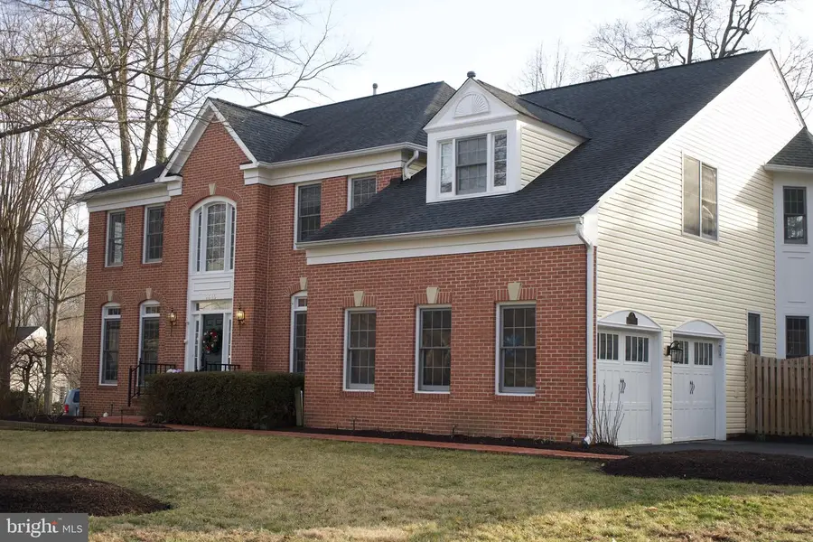 9315 Hallston Ct, Fairfax Station, VA 22039 - #2