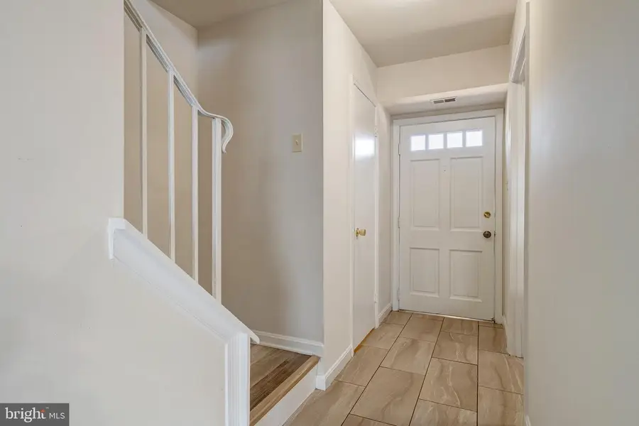 14369 Saguaro Pl, Centreville, VA 20121 - Image #3