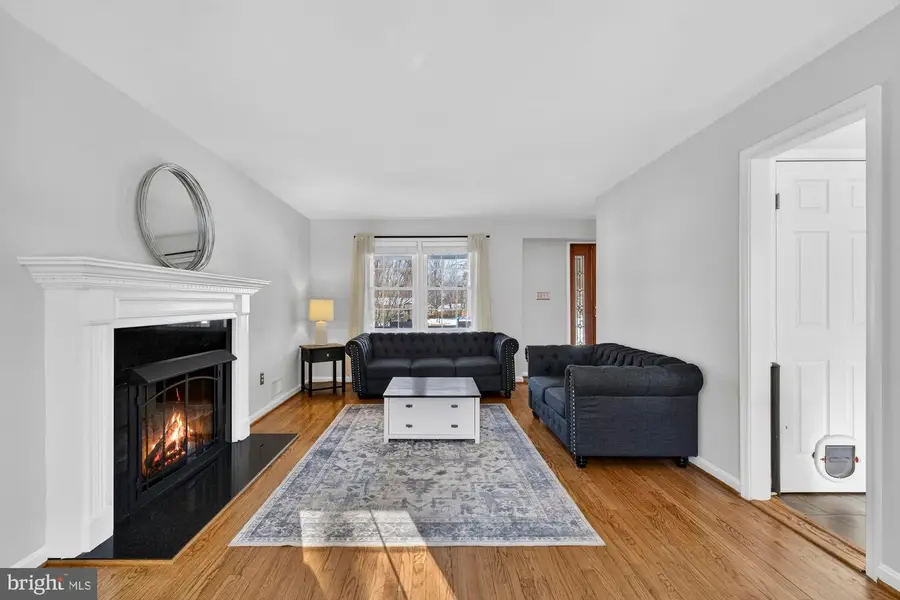 8905 Side Saddle Rd, Springfield, VA 22152 - Image #2