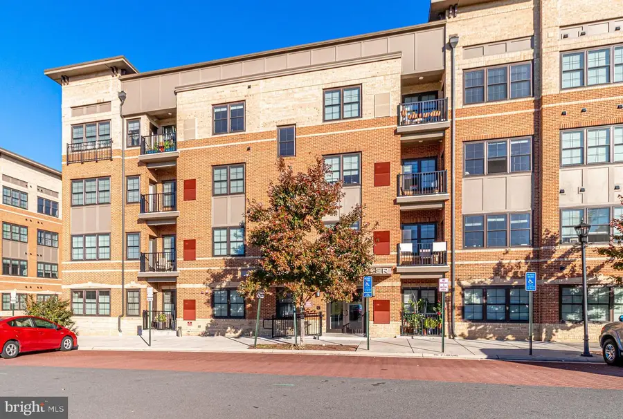 2905 Bleeker St #4-404, Fairfax, VA 22031 - #2