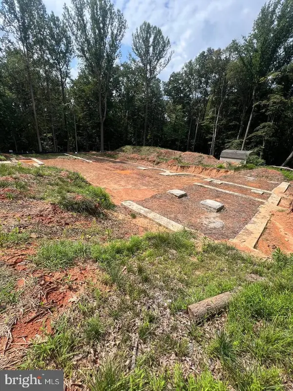 7114 Wolf Den Rd, FAIRFAX STATION, VA 22039