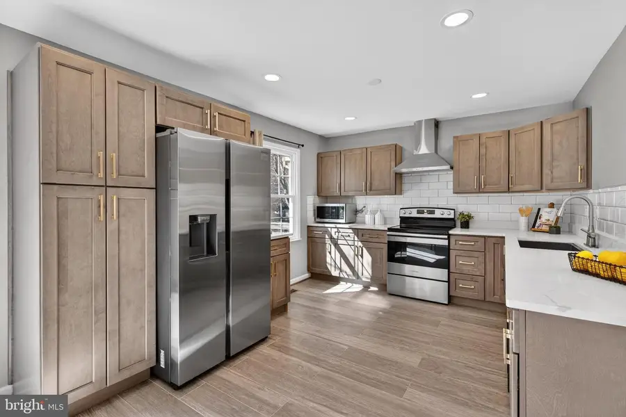 9623 Scotch Haven Dr, Vienna, VA 22181 - #2