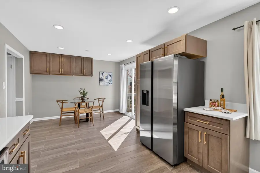 9623 Scotch Haven Dr, Vienna, VA 22181 - #3