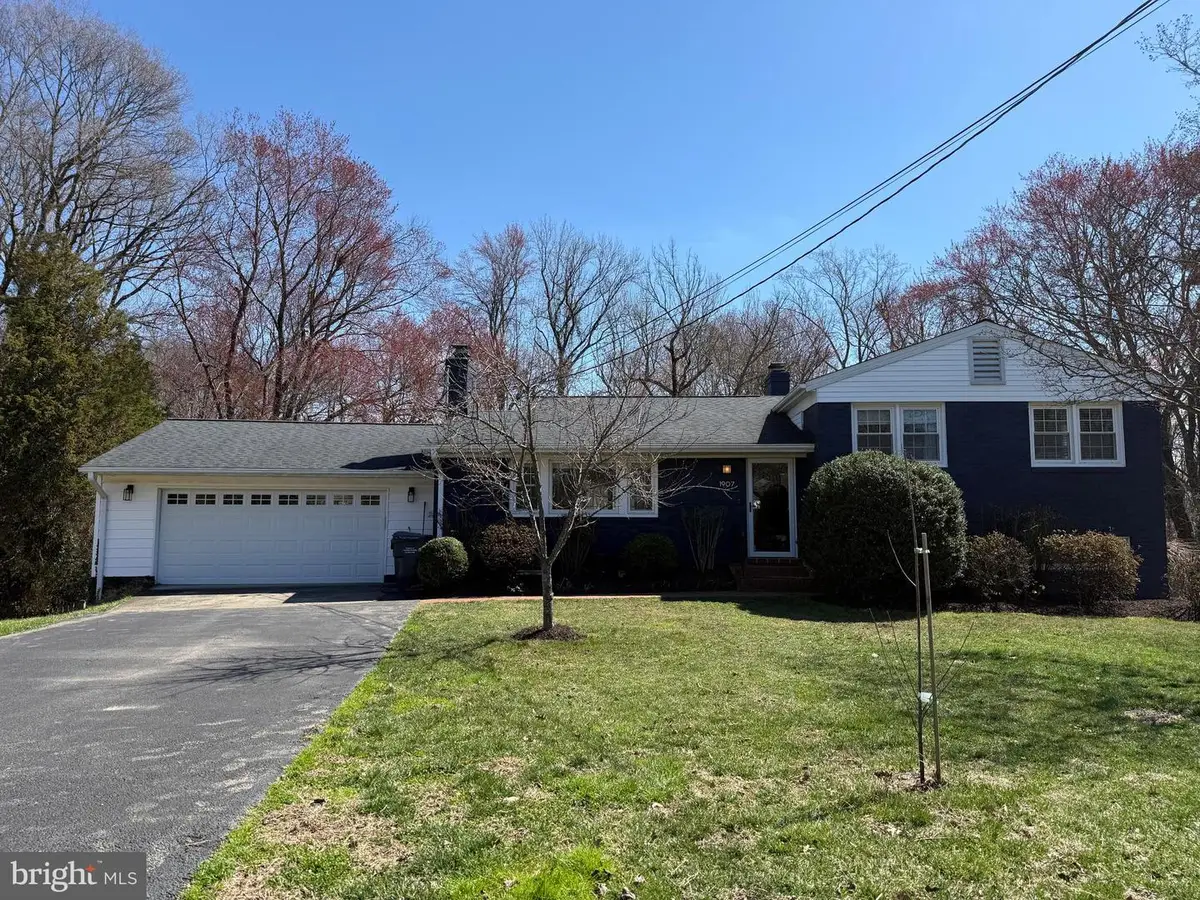 1907 Shannon Ct, Alexandria, VA 22306 - #1