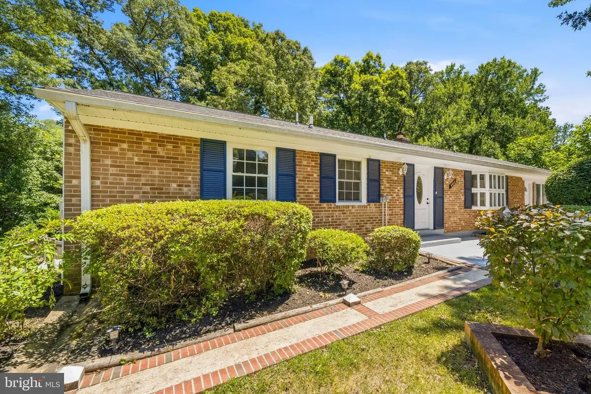 4915 Powell Rd, Fairfax, VA 22032 - #1