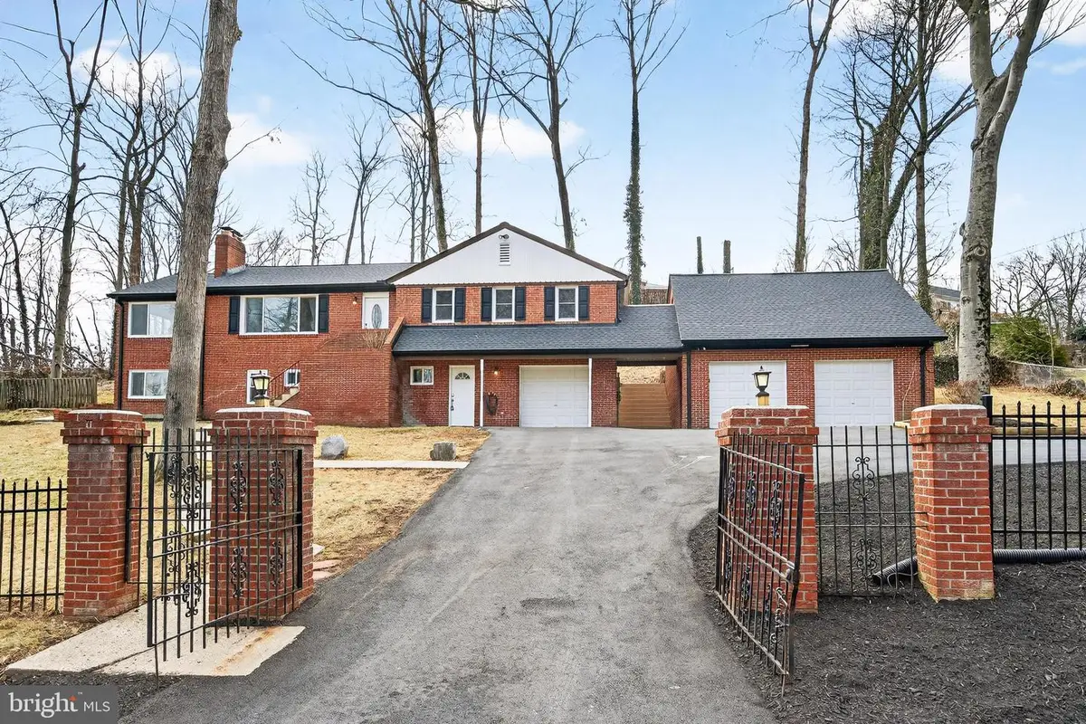 6351 Montrose St, Alexandria, VA 22312 - #1