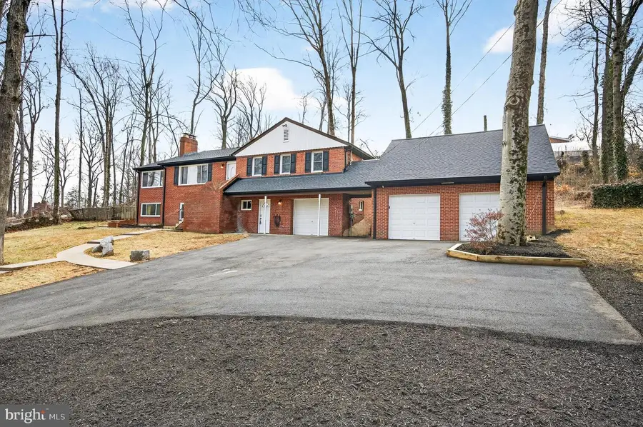 6351 Montrose St, Alexandria, VA 22312 - #2