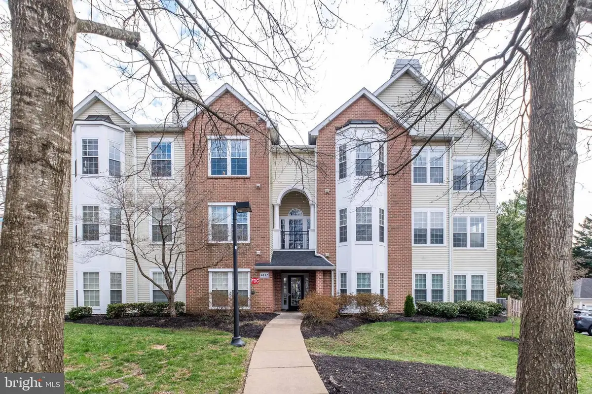 4132 Fountainside Ln #204, Fairfax, VA 22030 - #1