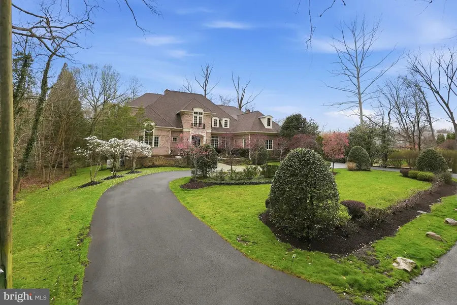 904 Mackall Ave, McLean, VA 22101 - #2