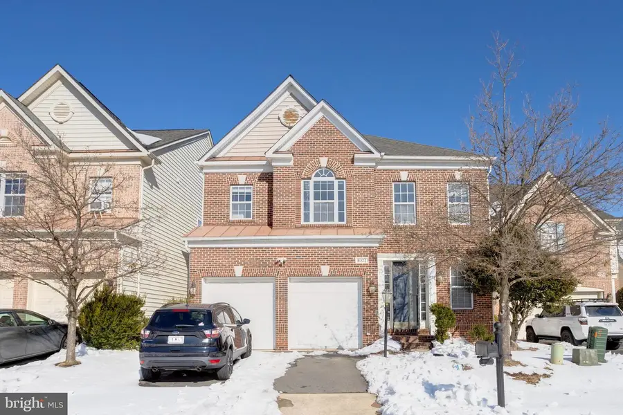 8322 Middle Ruddings Dr, Lorton, VA 22079 - Image #2