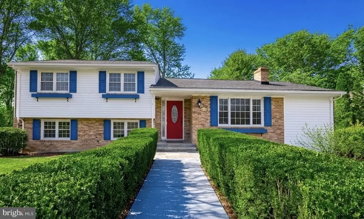 5210 Lindsay St, Fairfax, VA 22032 - #1