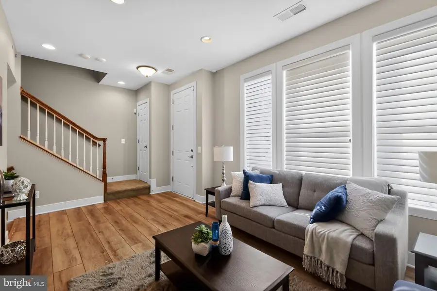 2044 Blunt Ln, Alexandria, VA 22303 - #3