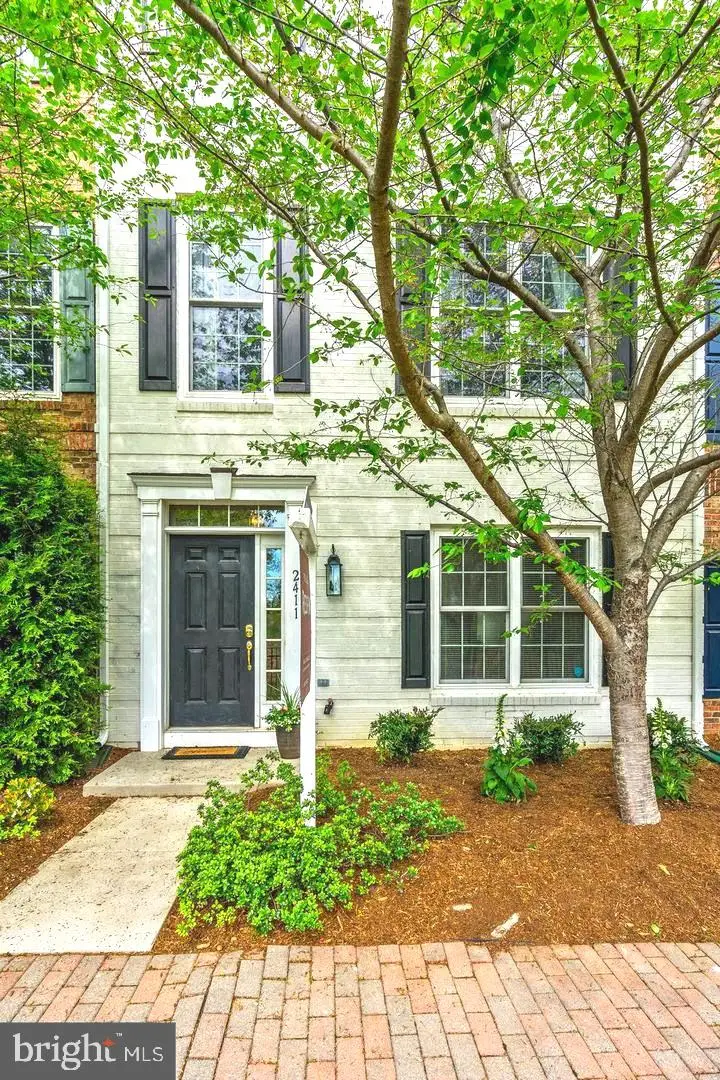 2411 Huntington Park Dr, Alexandria, VA 22303 - Image #1