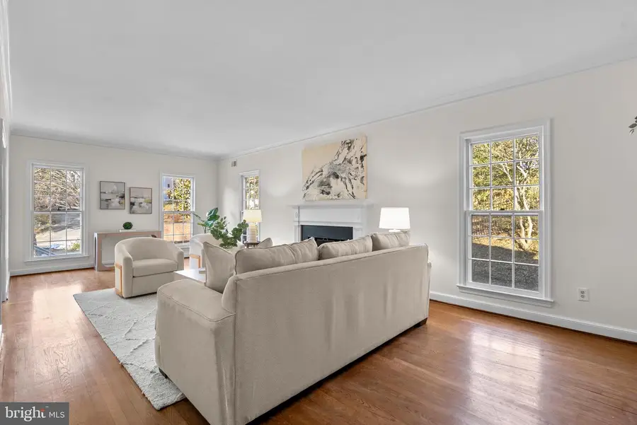 1317 Merrie Ridge Rd, McLean, VA 22101 - #3