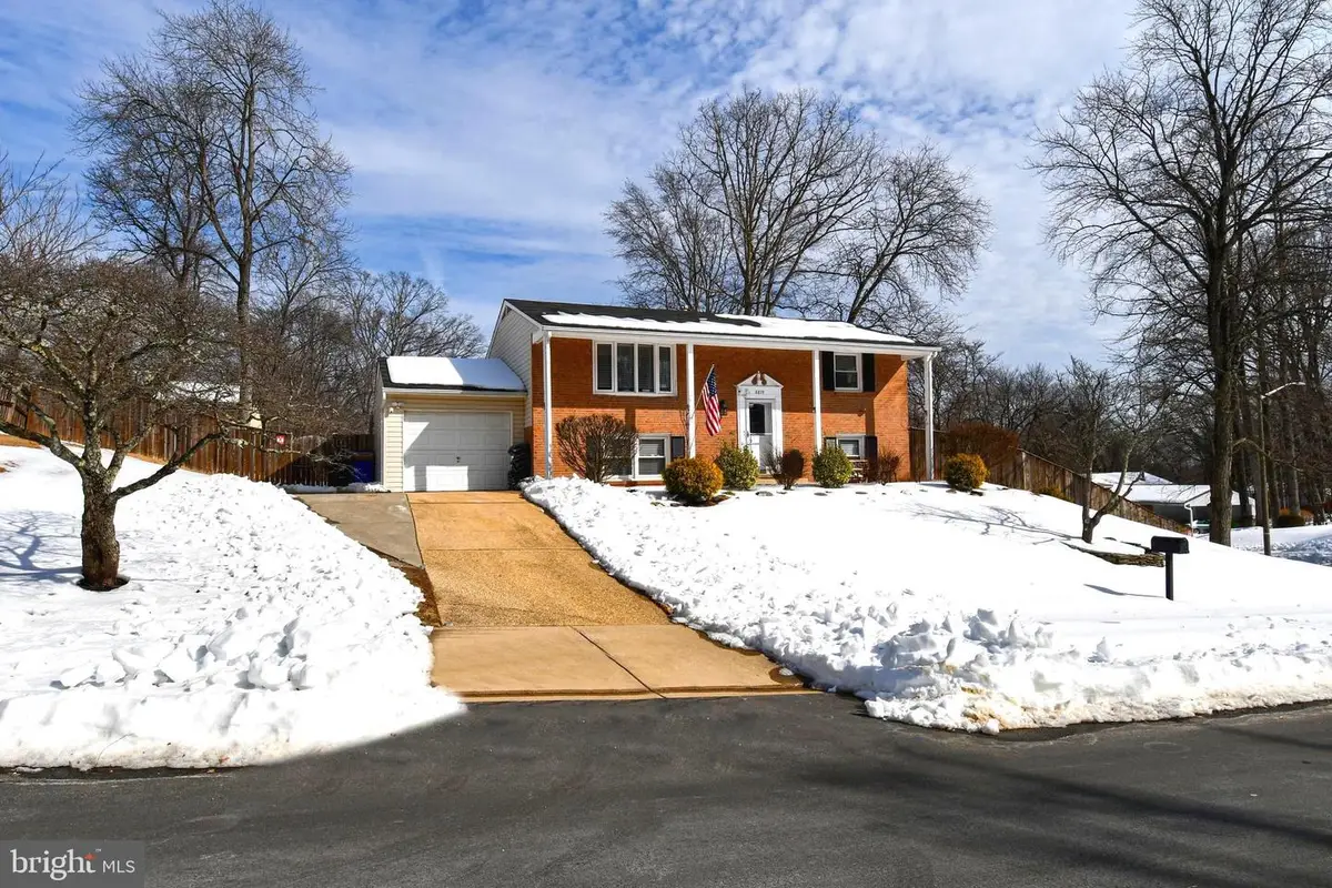 6819 Lavant Dr, Springfield, VA 22152 - #1