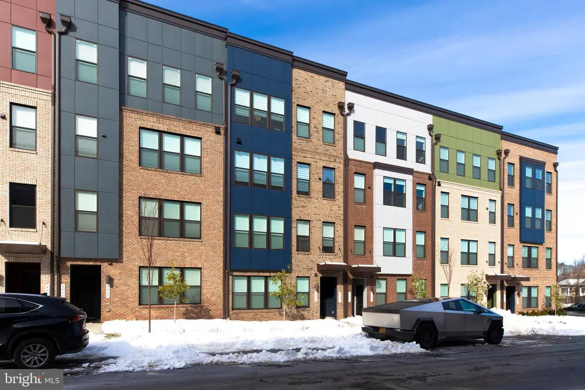 4614 Olivine Dr #85, Chantilly, VA 20151 - Image #1