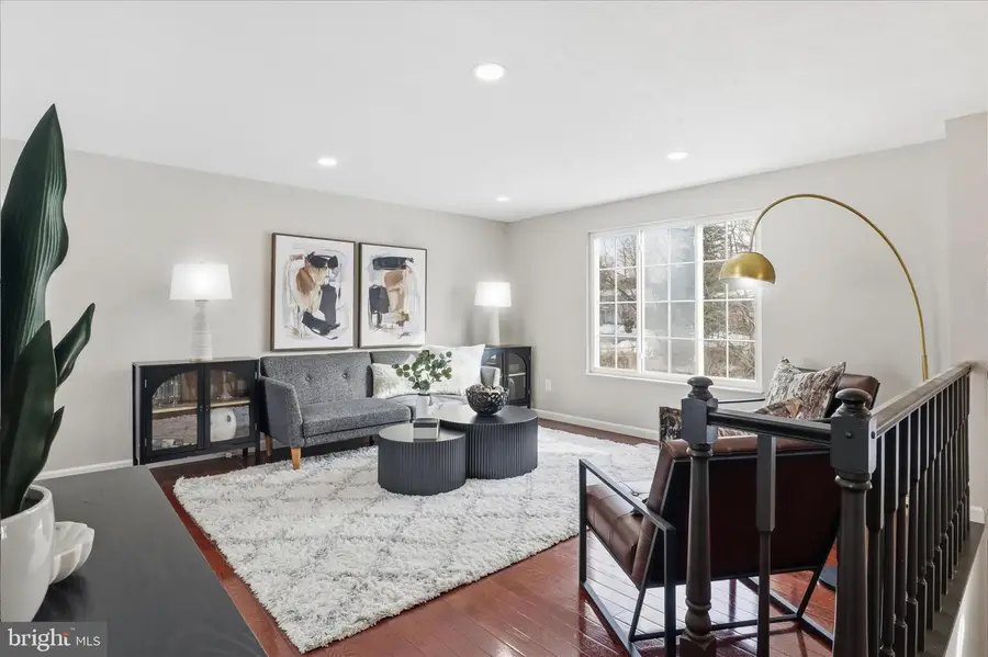 9404 Wrought Iron Ct, Fairfax, VA 22032 - Image #2