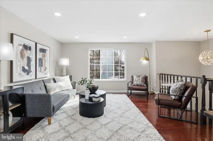 9404 Wrought Iron Ct, Fairfax, VA 22032 - Image #3