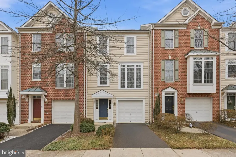 11625 Fairfax Commons Dr, Fairfax, VA 22030 - #3