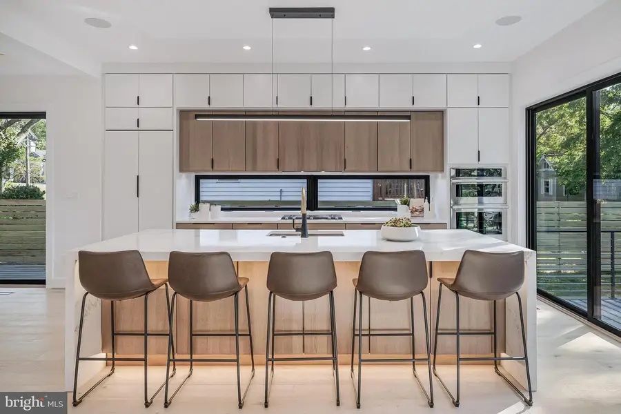 3215 Cofer Rd, Falls Church, VA 22042 - #3