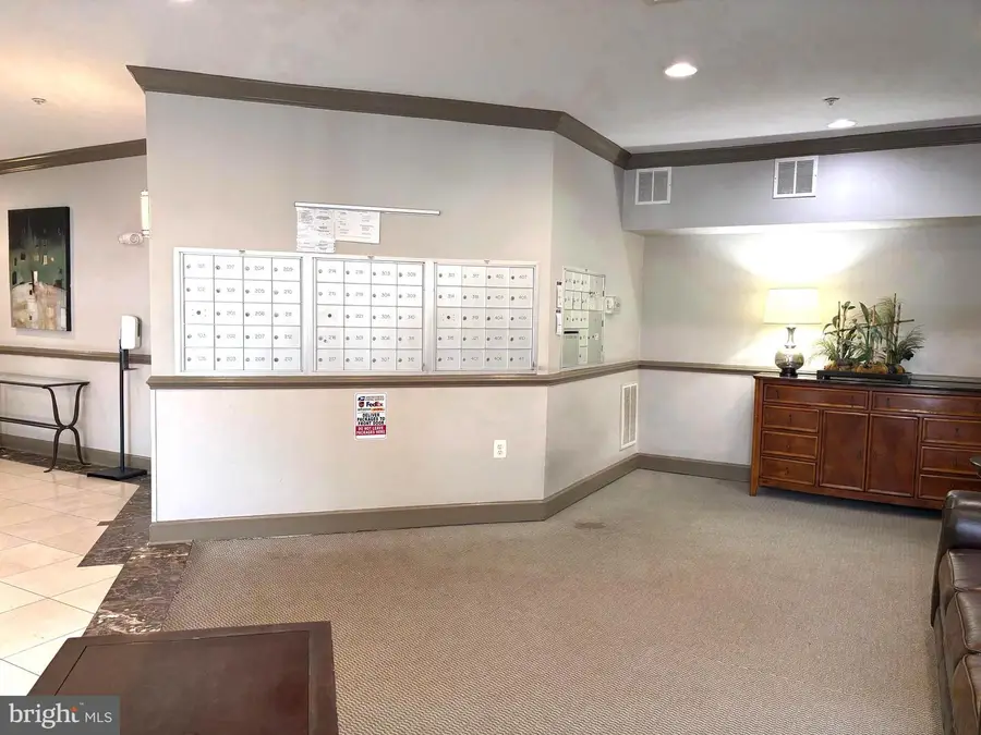 3851 Aristotle Ct #1-404, Fairfax, VA 22030 - Image #3