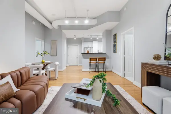 4490 Market Commons Dr #112, FAIRFAX, VA 22033